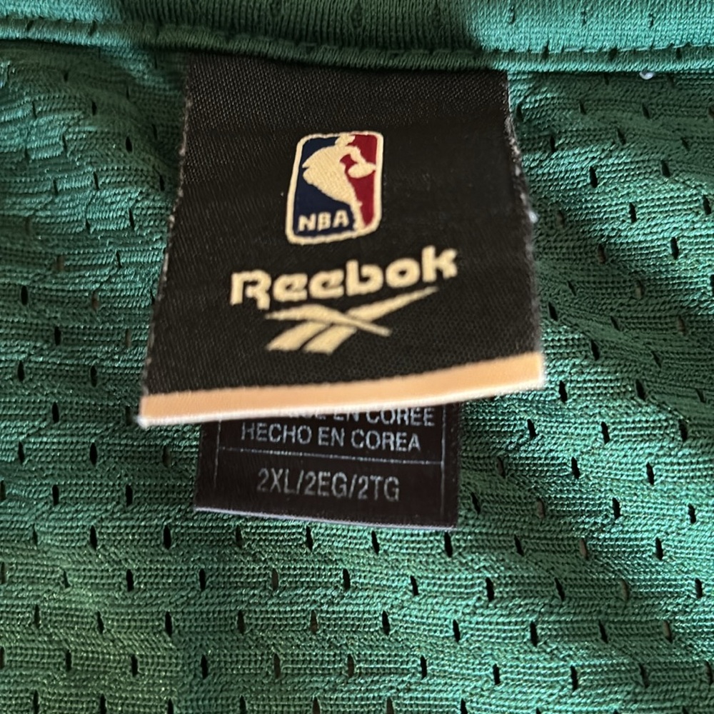 Vintage Reebok Oscar Robertson Milwaukee Bucks Jersey - Picture 7 of 7